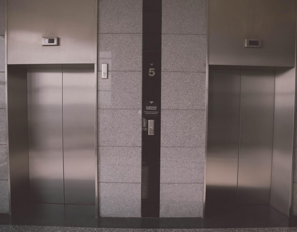 Puerta de ascensores